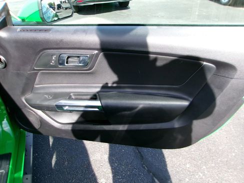 Used 2019 Ford Mustang image 12