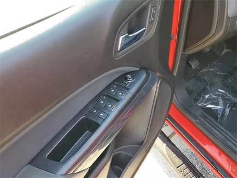 Used 2017 Chevrolet Colorado Z71 image 9