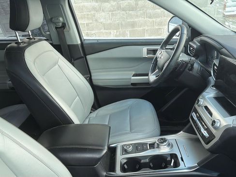 Used 2021 Ford Explorer XLT w/ Equipment Group 202A image 10