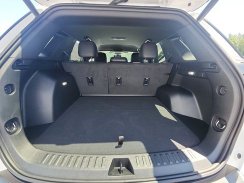 New 2026 Chevrolet Equinox LT w/ Convenience Package II FWD image 25