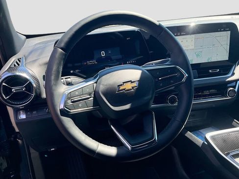 Used 2026 Chevrolet Equinox LT FWD image 11