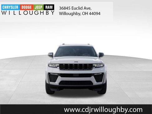 New 2026 Jeep Grand Cherokee L Limited w/ Limited Altitude Package AWD/4WD image 6