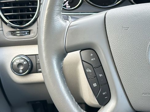 Used 2016 Buick Enclave Leather image 11