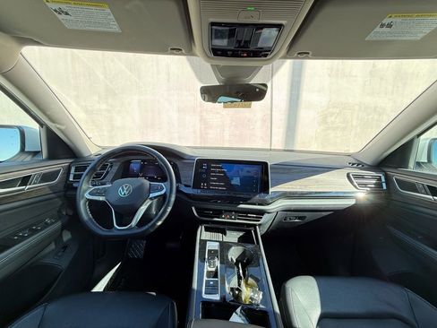 Certified 2025 Volkswagen Atlas SEL image 6