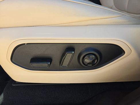 Used 2023 Jeep Grand Cherokee L Limited image 16