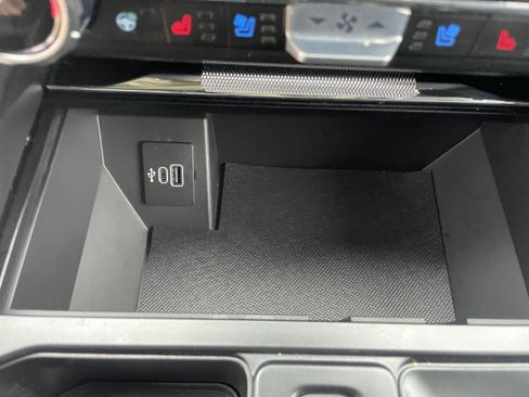 Used 2025 Ford F150 Lariat w/ Equipment Group 501A Mid image 18