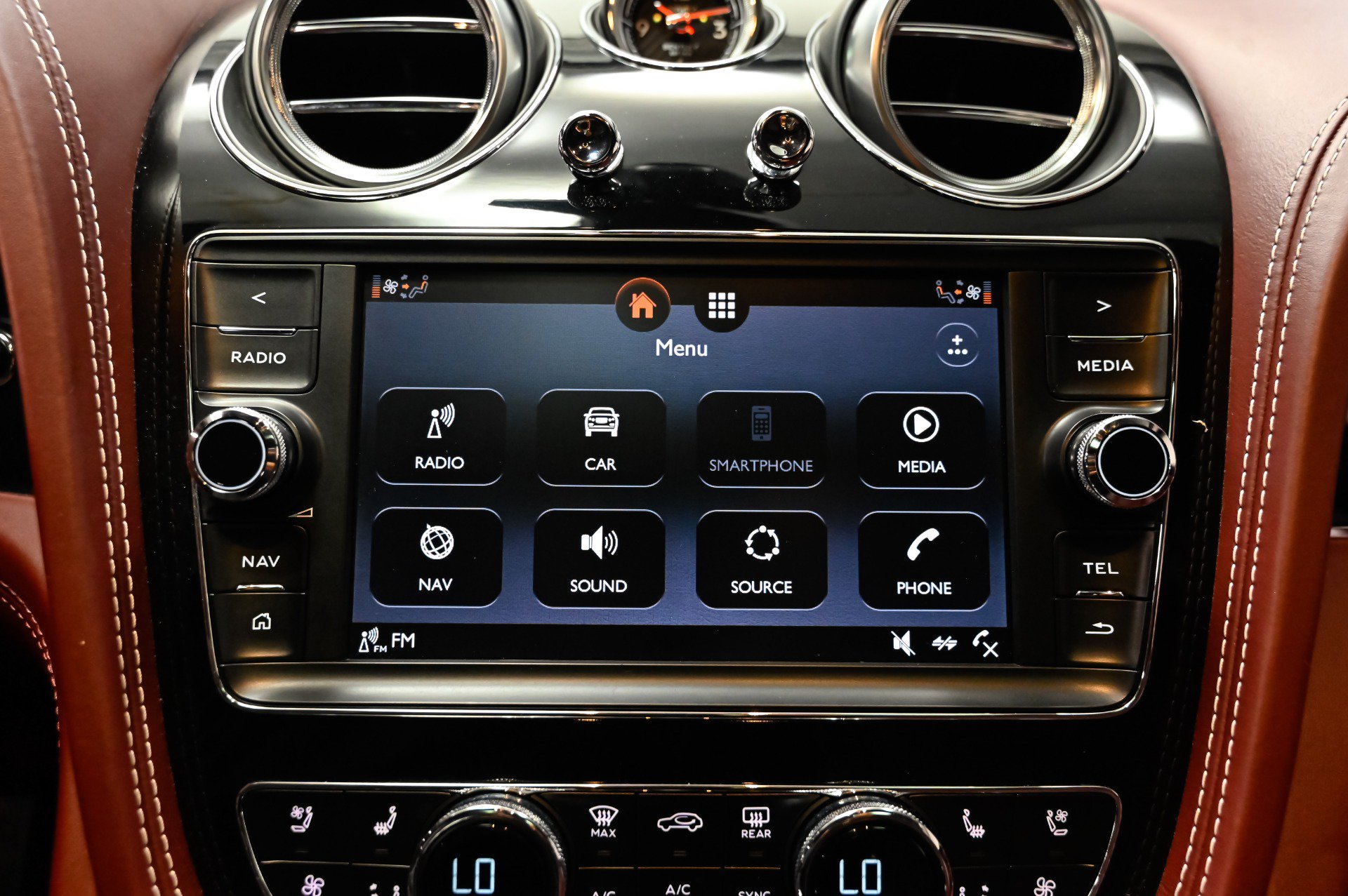Used 2019 Bentley Bentayga AWD/4WD image 50