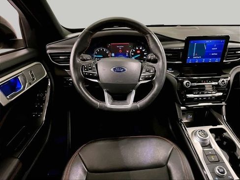 Certified 2022 Ford Explorer ST-Line AWD/4WD image 5