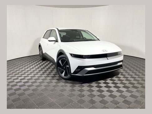 New 2025 Hyundai Ioniq 5 SE image 1