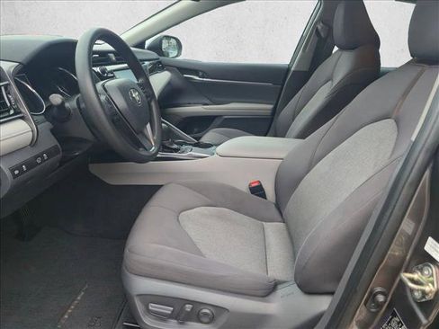 Used 2020 Toyota Camry LE image 13