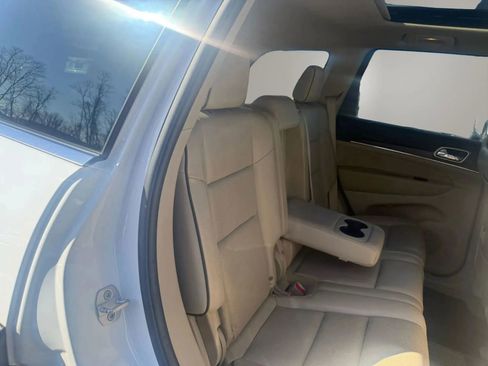 Used 2014 Jeep Grand Cherokee Overland w/ Advanced Technology Group image 43