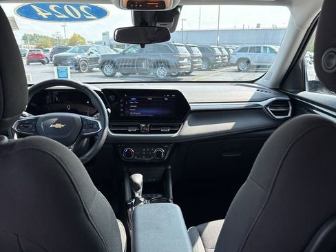 Used 2024 Chevrolet TrailBlazer LT w/ LT Cold Weather Package image 19