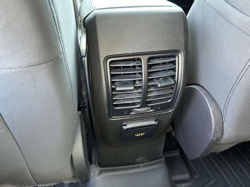 Used 2016 Ford Escape SE w/ Equipment Group 201A FWD image 13