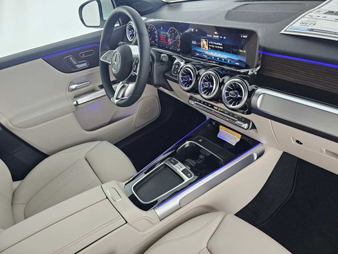 New 2026 Mercedes-Benz GLB 250 image 11