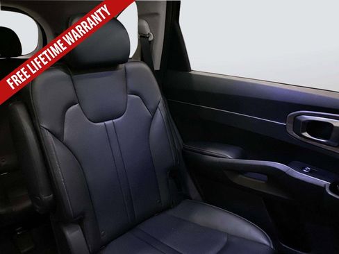 Used 2023 Kia Sorento EX w/ Panoramic Sunroof Package FWD image 29