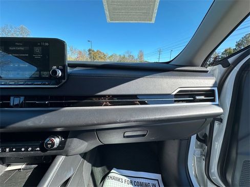 Used 2024 Mitsubishi Outlander SE image 16