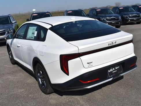New 2026 Kia K4 FWD image 6
