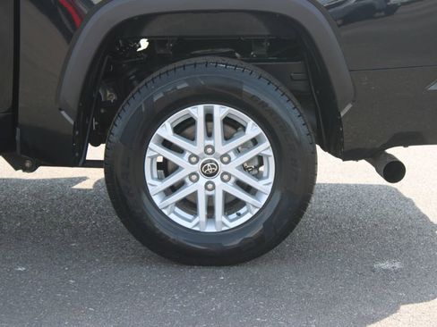 Used 2023 Toyota Tundra SR5 w/ SR5 Convenience Package AWD/4WD image 17