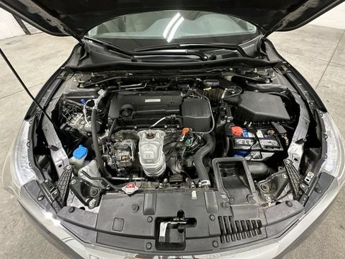 Used 2017 Honda Accord EX image 18