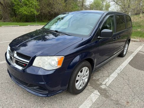 Used 2015 Dodge Grand Caravan SE w/ Quick Order Package 29E SE FWD image 1
