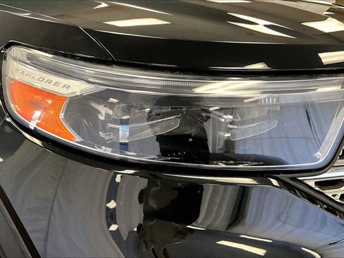 Certified 2022 Ford Explorer Limited w/ Limited Technology Package image 28