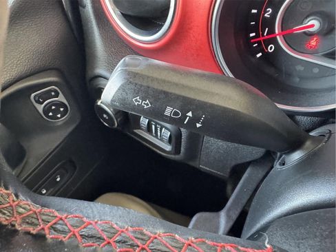 Used 2021 Jeep Wrangler Unlimited Rubicon AWD/4WD image 17