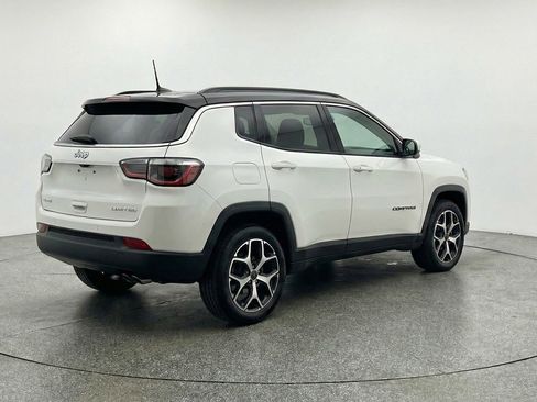 Used 2025 Jeep Compass Limited AWD/4WD image 9
