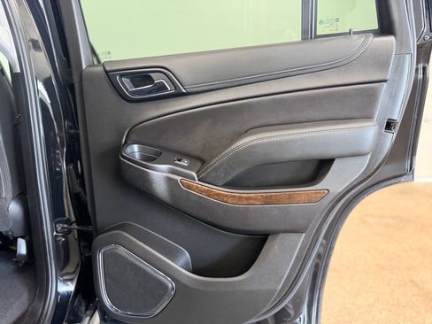 Used 2019 Chevrolet Tahoe LT w/ Luxury Package AWD/4WD image 20