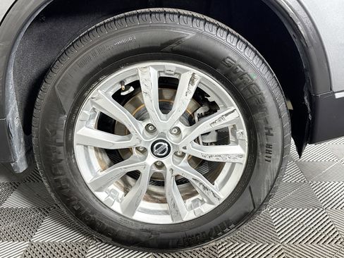 Used 2017 Nissan Rogue SV FWD image 36