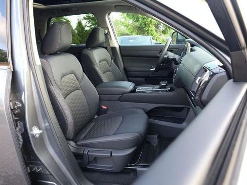 Certified 2025 Nissan Pathfinder SV w/ SV Premium Package FWD image 30