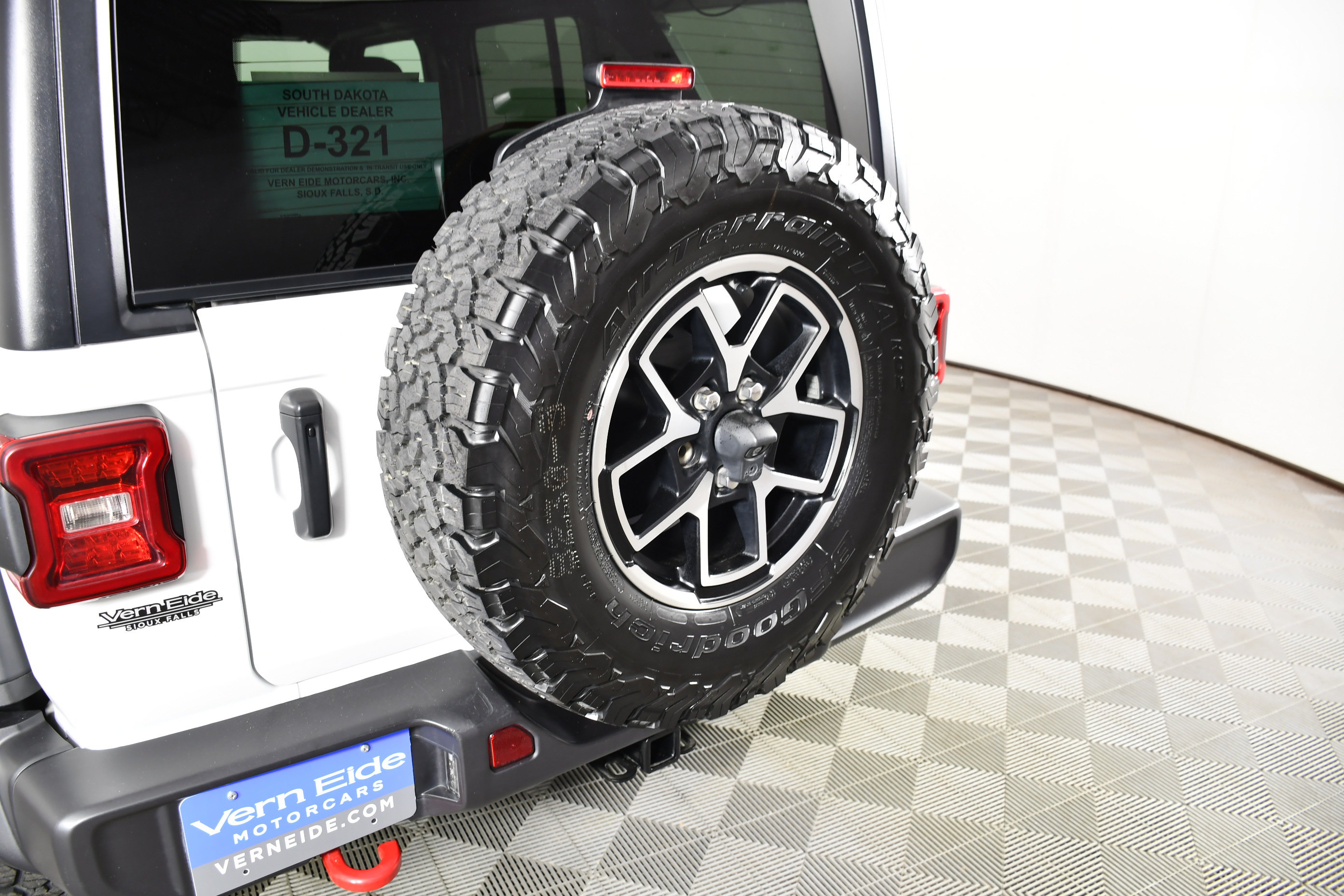 Used 2024 Jeep Wrangler Unlimited Rubicon AWD/4WD image 15