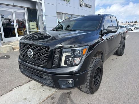 Used 2018 Nissan Titan SV w/ SV Convenience Package image 1