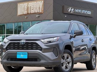 Used 2023 Toyota RAV4 LE AWD/4WD video 1