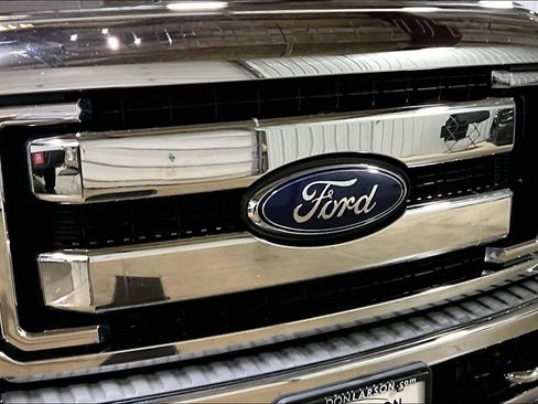 Used 2014 Ford F250 Lariat w/ Chrome Package image 11