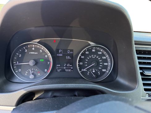 Used 2017 Hyundai Elantra SE image 11