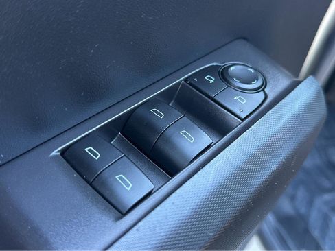 Used 2023 Chevrolet Colorado W/T image 32