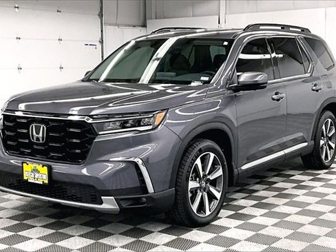 Used 2023 Honda Pilot Elite image 11