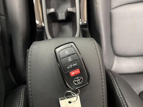 Used 2023 Toyota Corolla Cross XLE w/ Convenience Package image 33