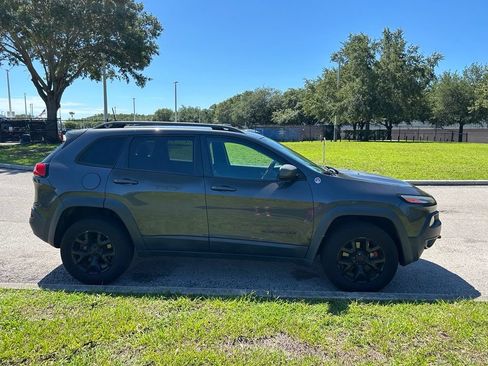 Used 2016 Jeep Cherokee Trailhawk w/ Leather Interior Group AWD/4WD image 7