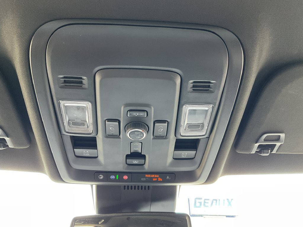 Used 2025 GMC Yukon XL Denali w/ Sun & Power Step Package AWD/4WD image 25