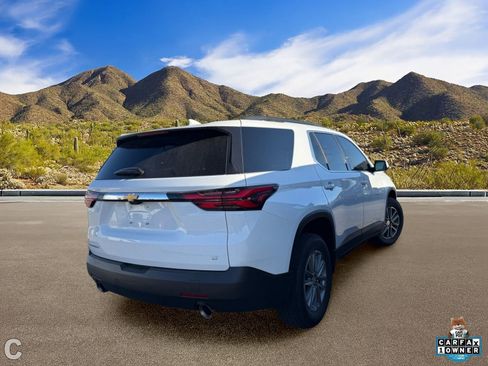 Certified 2023 Chevrolet Traverse LT FWD image 4