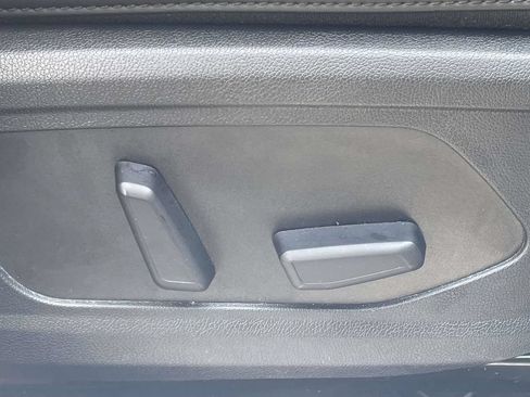 Used 2025 Kia Sorento EX w/ Panoramic Sunroof Package FWD image 16