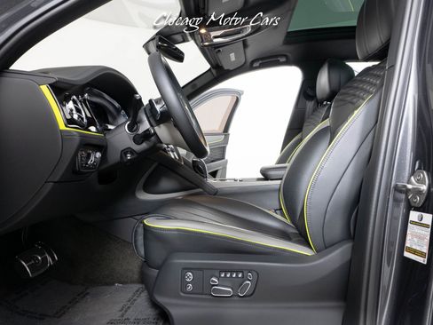 Used 2023 Bentley Bentayga Extended Wheelbase image 26
