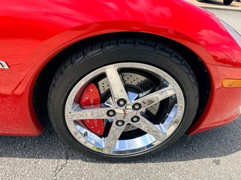Used 2006 Chevrolet Corvette Coupe w/ Preferred Equipment Group RWD image 36