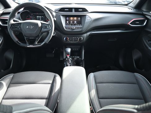 Used 2023 Chevrolet TrailBlazer RS image 3