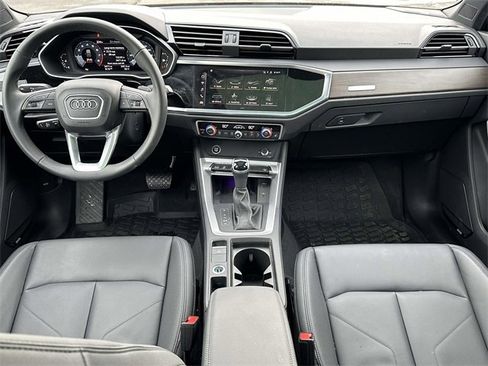 Certified 2025 Audi Q3 2.0T Premium Plus w/ Premium Plus Package image 17