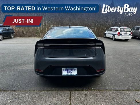 Used 2024 Toyota Prius Prime XSE image 11