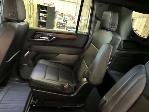 New 2026 GMC Yukon XL Denali w/ Sun & Power Step Package image 24