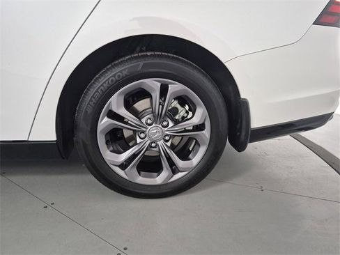 Used 2025 Honda Accord EX-L image 11