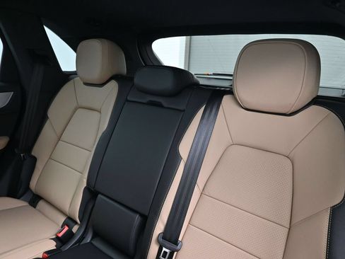 Certified 2026 Porsche Cayenne AWD/4WD image 6